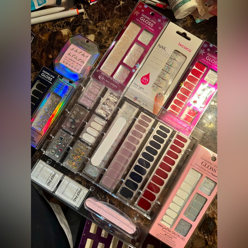 Dashing Diva Nail Strips Set